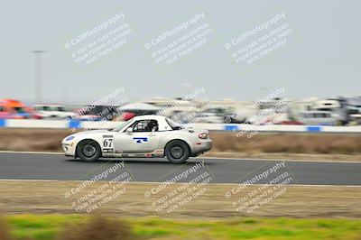 media/Jan-26-2025-CalClub SCCA (Sun) [[cfcea7df88]]/Group 1/Race/